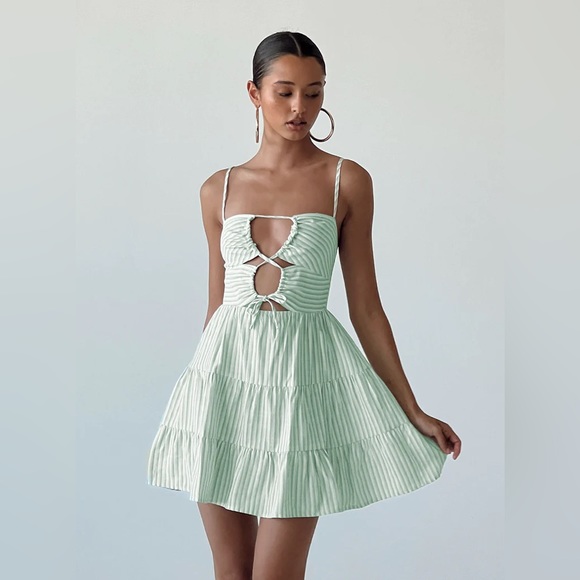 Princess Polly Dresses & Skirts - Princess Polly RISE UP MINI DRESS GREEN Size 6 US Brand New Without Tags